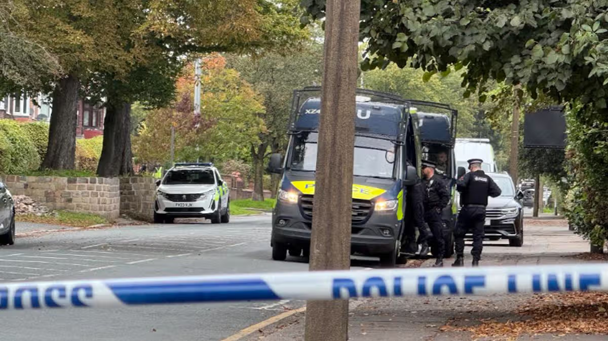 Salford Lockdown: Massive 100m Cordon Paralyzes City Streets Following Emergency Incident