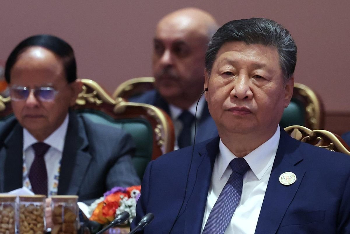 Shadows Over Beijing: Xi’s Abrupt Departure Sparks Global Health Speculation