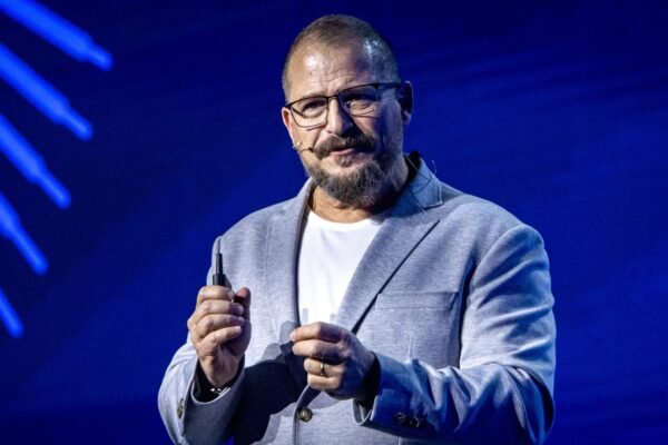 Silicon Sprint: Qualcomm Unveils AI-Centric Chip Despite Looming Memory Crunch