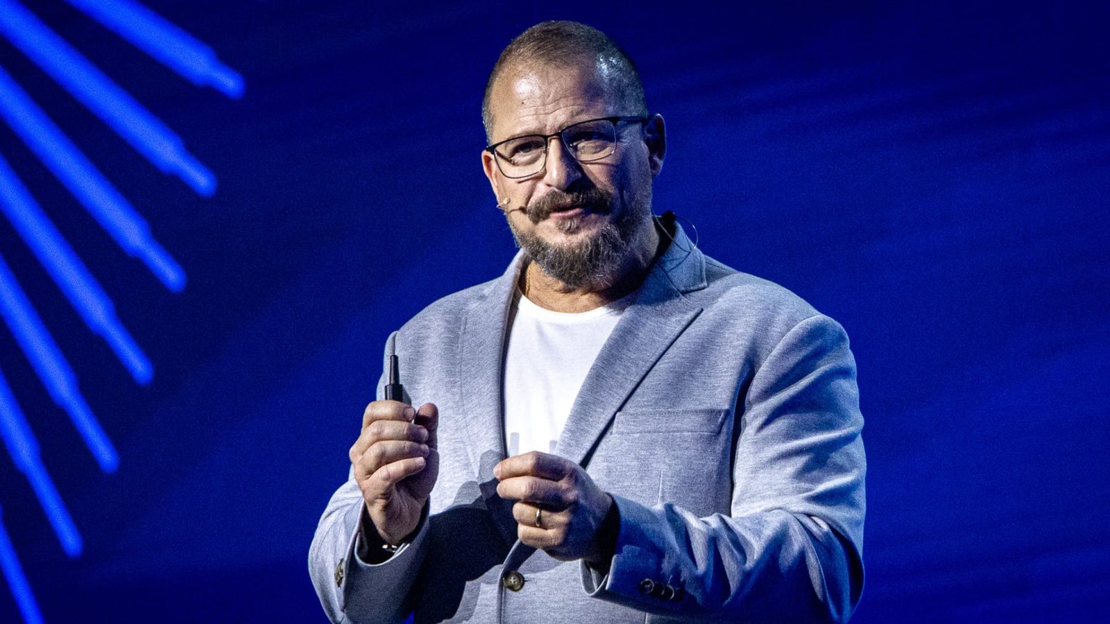 Silicon Sprint: Qualcomm Unveils AI-Centric Chip Despite Looming Memory Crunch