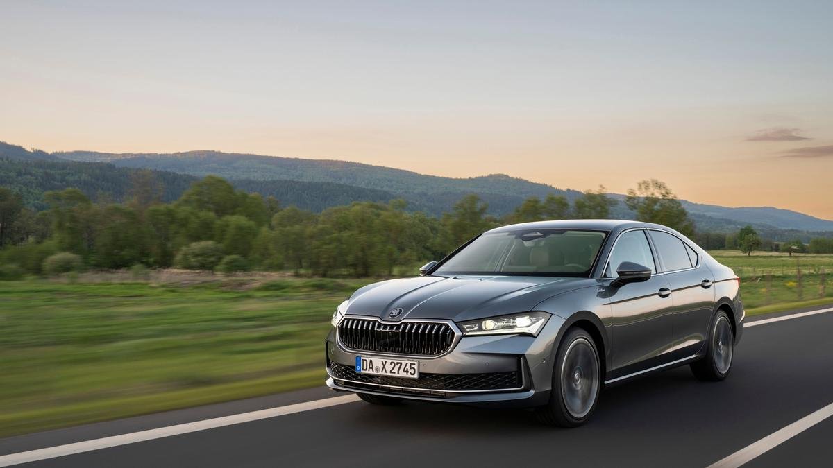 Skoda Superb Makes A Diesel-Powered Comeback in India: Key Specs, Pricing, and Launch Details Revealed