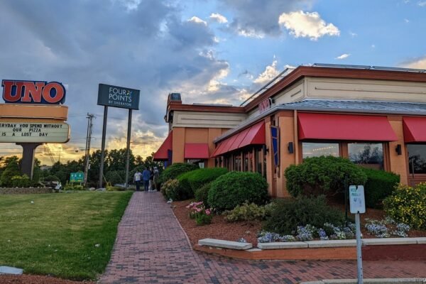 Slice of Infinity: Uno Pizzeria Bets Big on Bottomless Pies