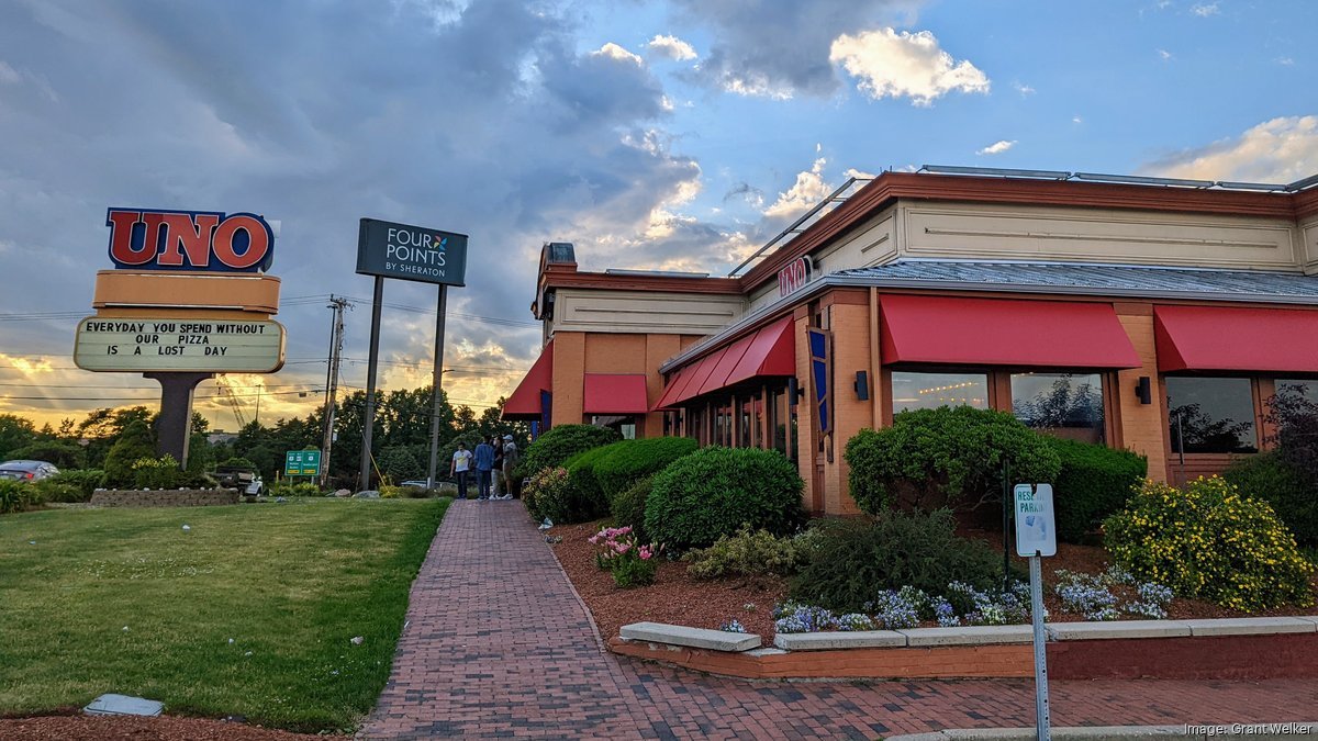 Slice of Infinity: Uno Pizzeria Bets Big on Bottomless Pies