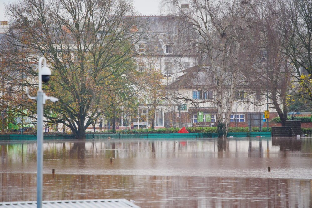 Stock Up Before the Storm: Environment Secretary Urges Public to Build Emergency Food Reserves
