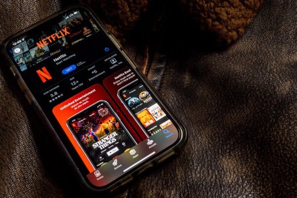 Streaming Breach: Florida Accuses Netflix of Deceptive Privacy "Bait-and-Switch"