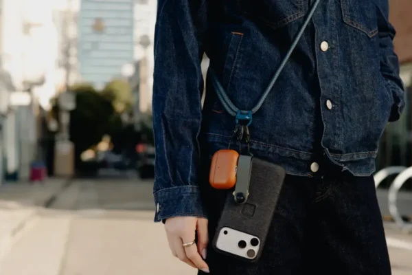 Tethered to the Trend: The High-Stakes Balancing Act of the Crossbody Phone Strap