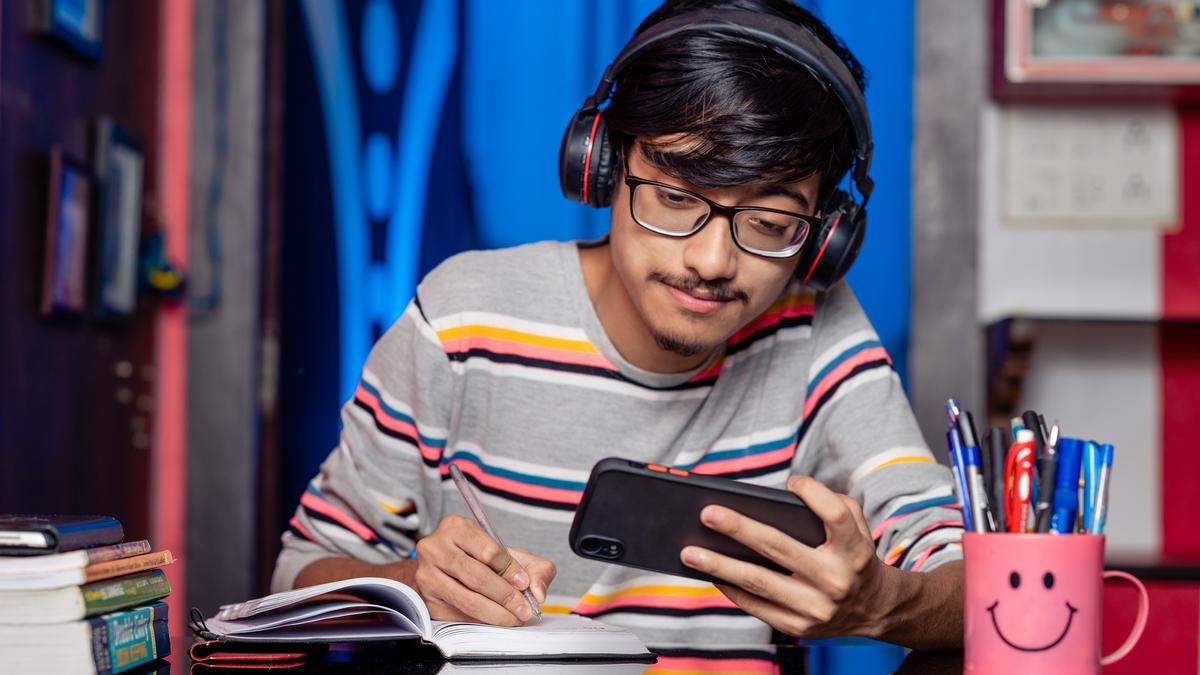 The AI Classroom Paradox: Are PISA 2025 Results a Blueprint or a Warning?