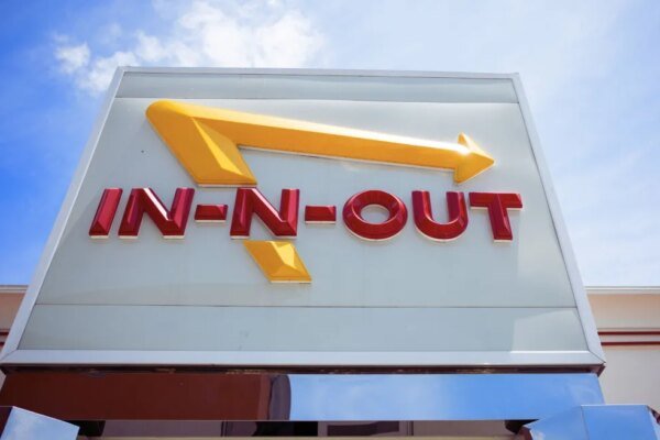 The Burger Joint Paying Its Managers Like Tech CEOs