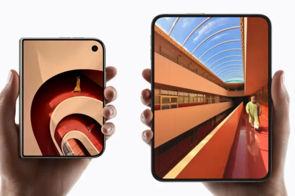 The Foldable Frontier: How iPhone Duo Bridges the Gap for Legacy Apps