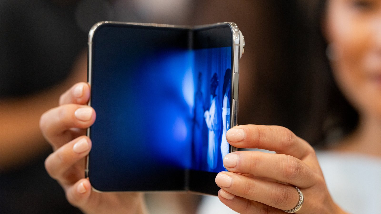 The Foldable Paradox: Why Apple Is Banking on a Category the World Has Rejected