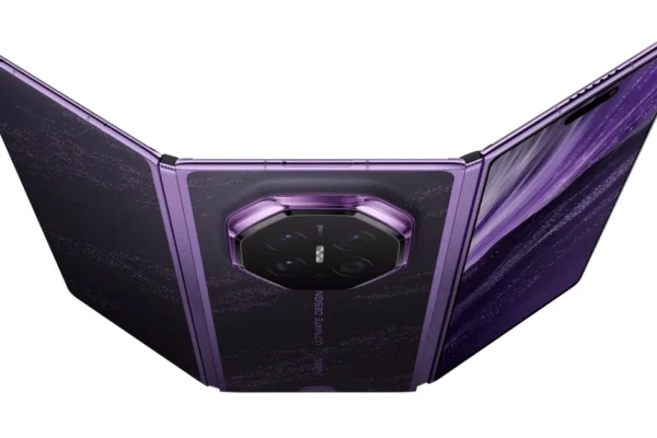 The Folding Frontier: Samsung’s Privacy Shield Meets Huawei’s Tri-Fold Revolution