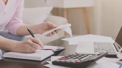 The Great Squeeze: Canada’s Middle Class Pushed to the Financial Brink