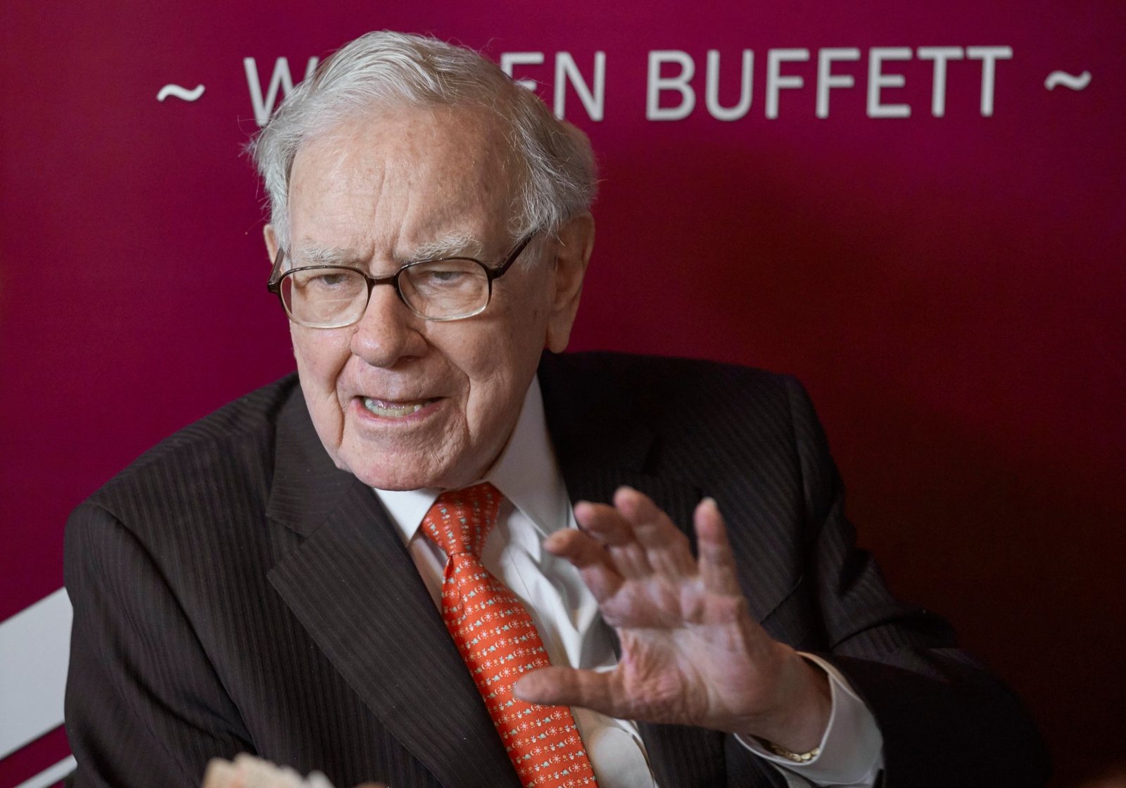 The Oracle Exits the Chair: An Era Ends at Berkshire Hathaway