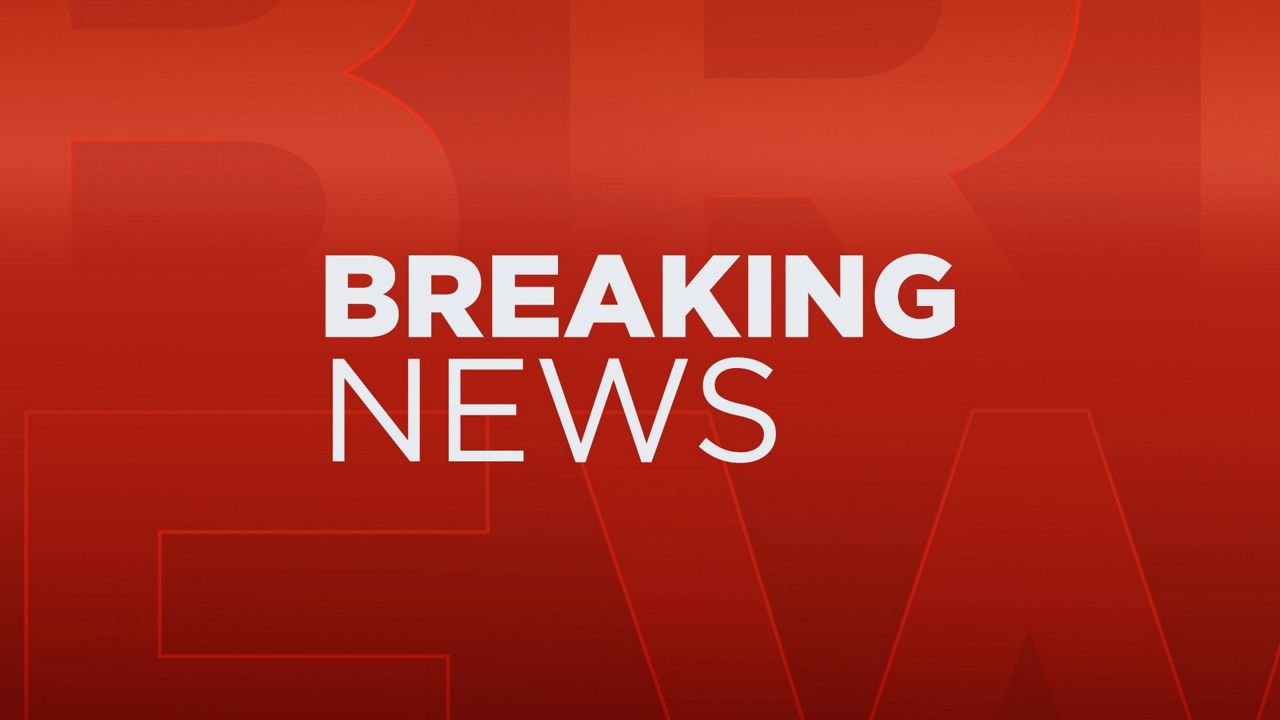 Toxic Cloud Over the Coast: Emergency Crews Scramble as Hazmat Incident Hits Port Tampa Bay