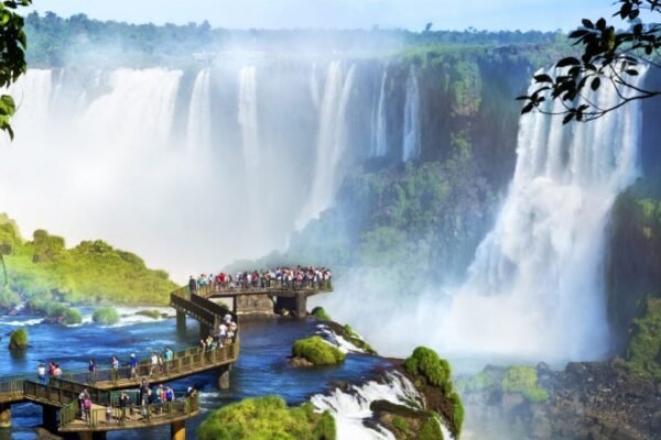 Trade Your Winter Blues for Latin American Hues: Air Canada Unveils New Tropical Gateways