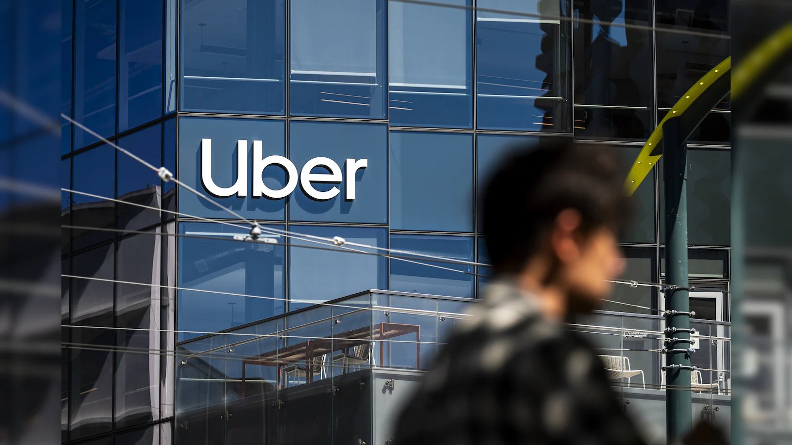 Uber’s Remote Retreat: Ride-Hailing Giant Enforces Office Mandate Following Massive Layoffs