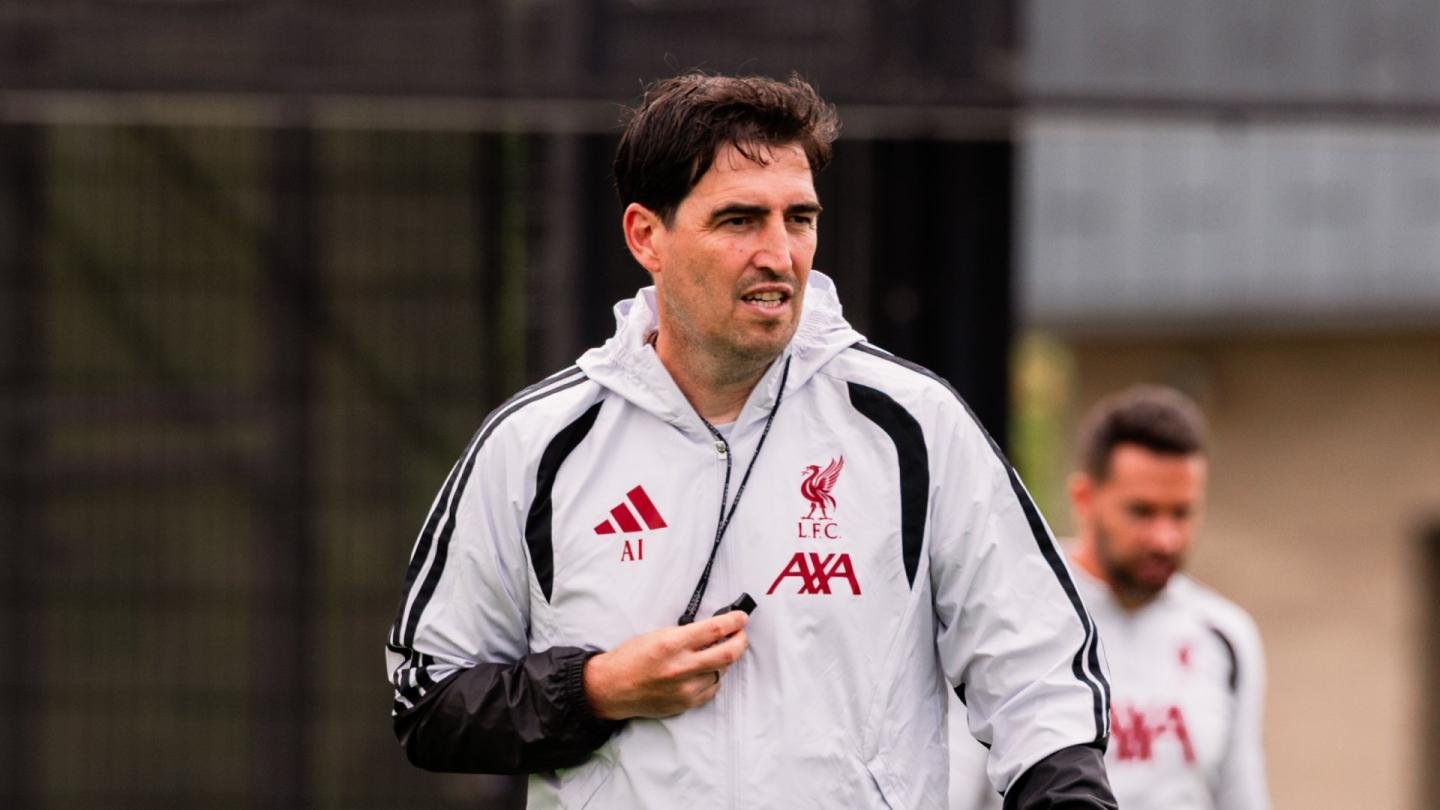 Injury news: Iraola provides update on Gomez, Leoni, Chiesa, Bradley and Ekitike