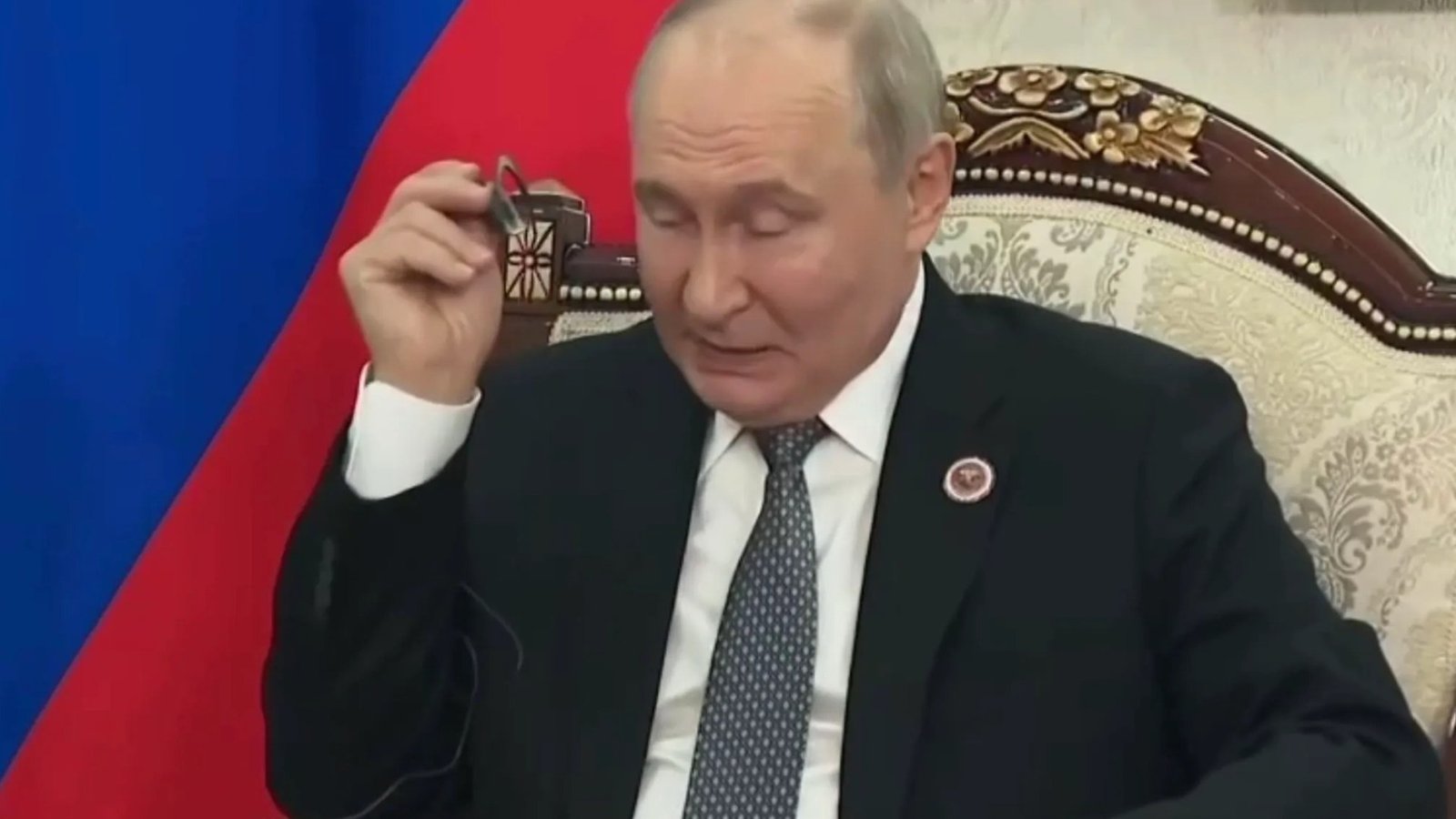 Humiliating moment squirming Putin is told to ‘move from endless war to the end of war’ by India’s Modi