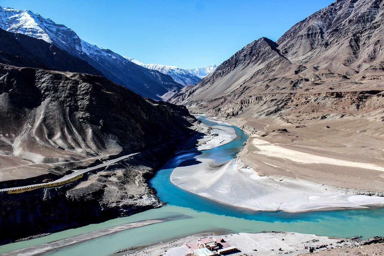 Arbitration court orders India to honor water-sharing agreement with Pakistan - JURIST