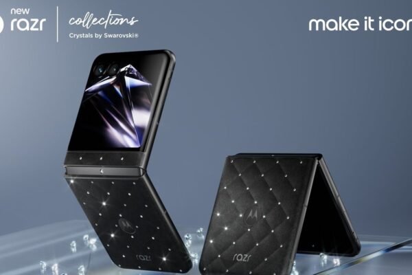Motorola Just Introduced Another Razr That's Covered In Swarovski Crystals