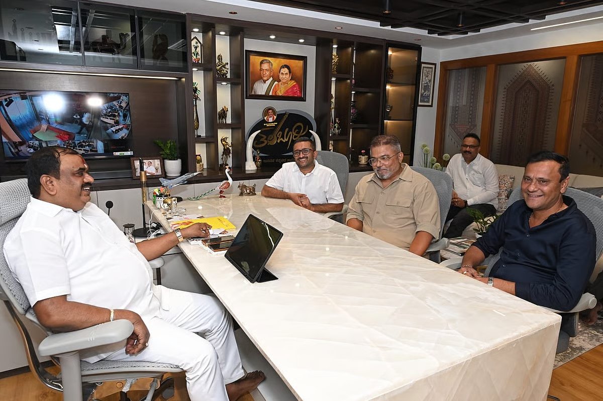 Despite border tensions, KRV and MNS unite against Hindi imposition