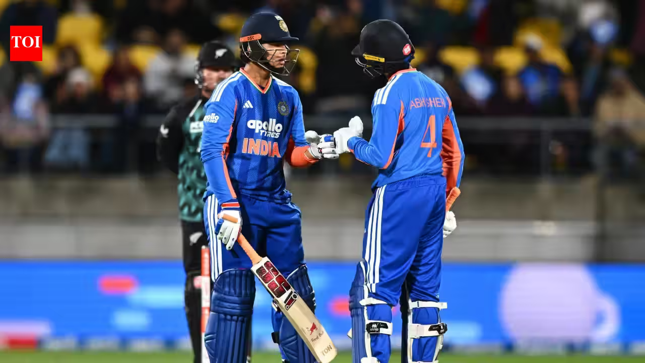 Aakash Chopra Fires Back: Ex-Cricketer Slams Toxic Trolls Following India’s Kiwi Rout