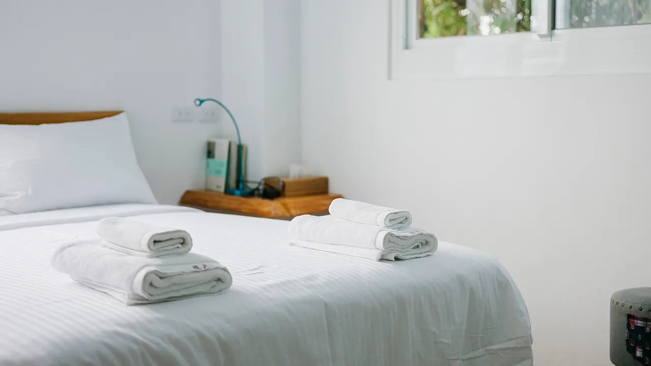 Airbnb Ends the Chore Wars: New Policy Mandates Stress-Free Checkouts