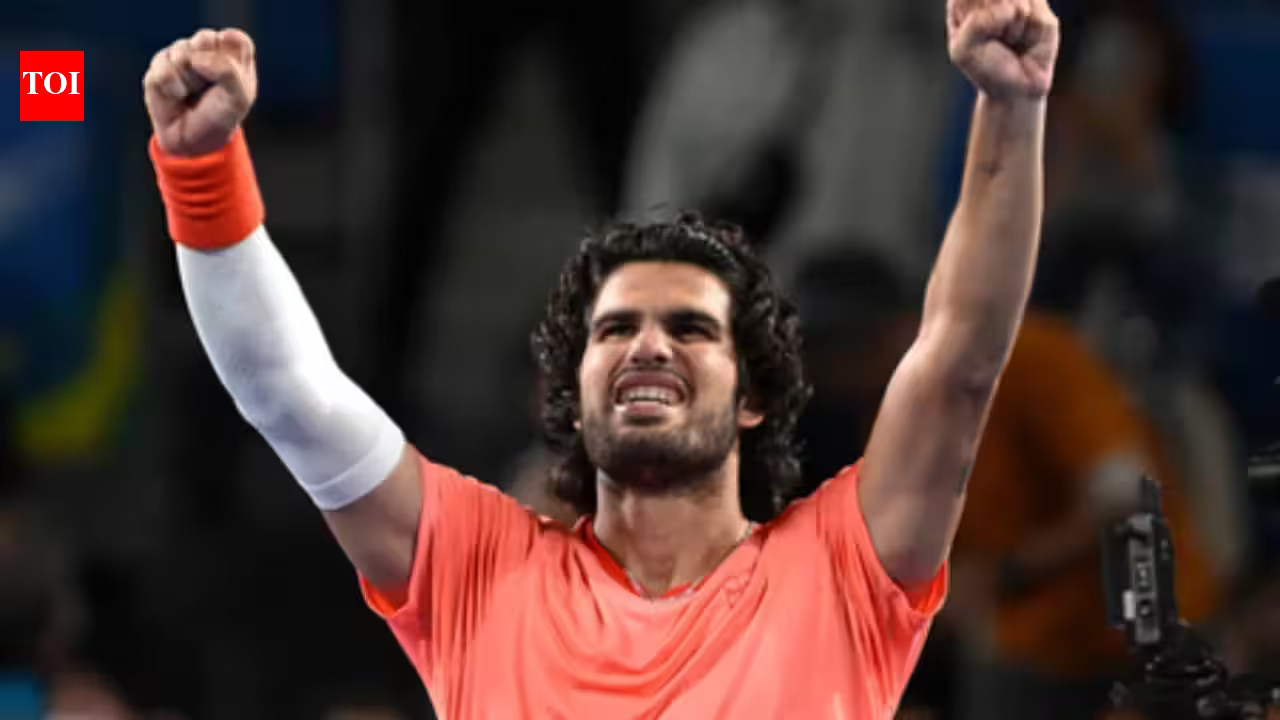 Alcaraz Rallies from Brink of Disaster to Punch Japan Open Final Ticket