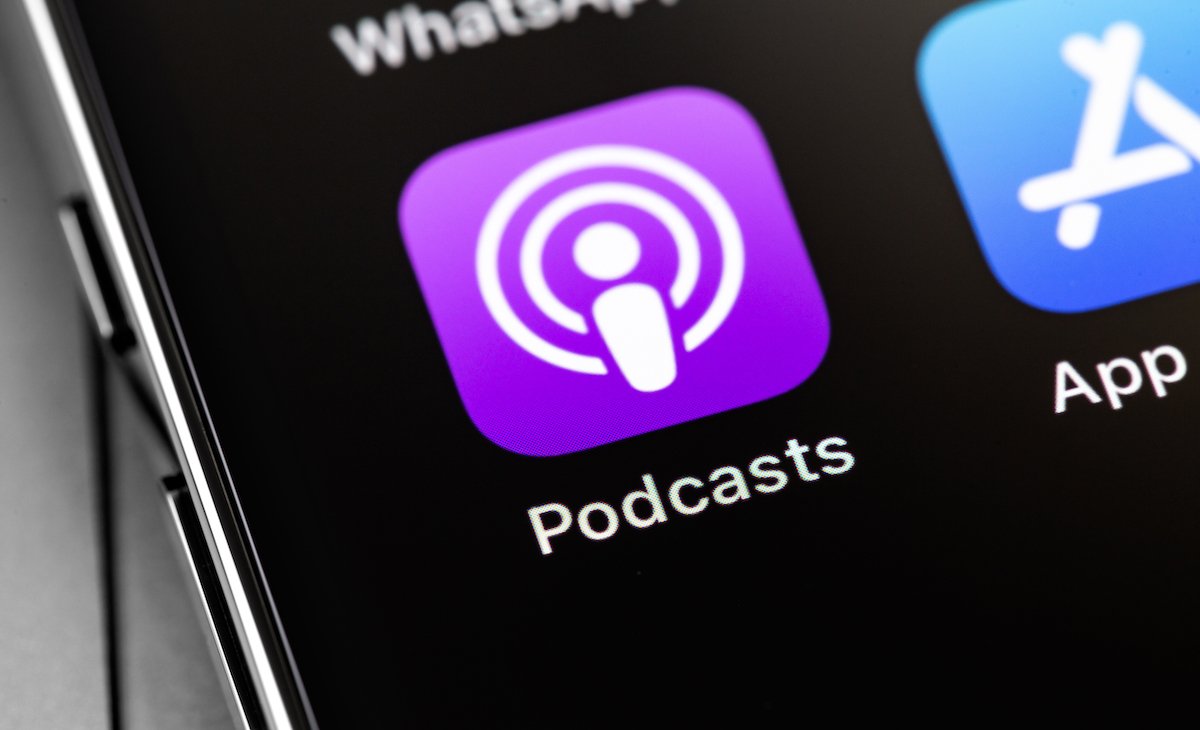 Apple Tunes Into Innovation: Tech Giant Acquires Huxe Talent to Personalize the Podcast Experience