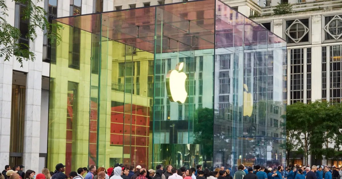 Apple’s Fifth Avenue Cube Transforms Into Tech’s Largest iPhone Display