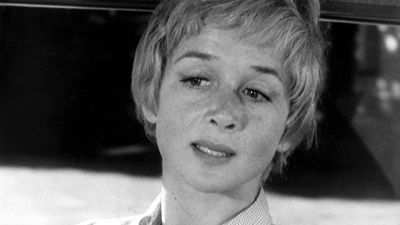 Barbara Barrie, Beloved 'Barney Miller' and 'Breaking Away' Star, Dies at 95