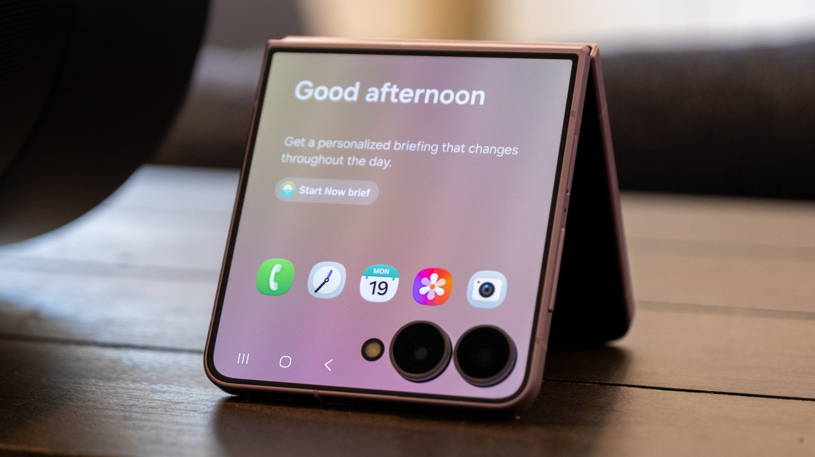 Beyond the Fold: Why the Galaxy Z Flip 8 Struggles to Outshine Its Own Legacy