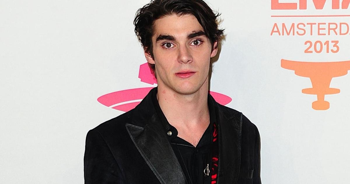 Breaking Bad Community Mourns the Tragic Loss of RJ Mitte at 34