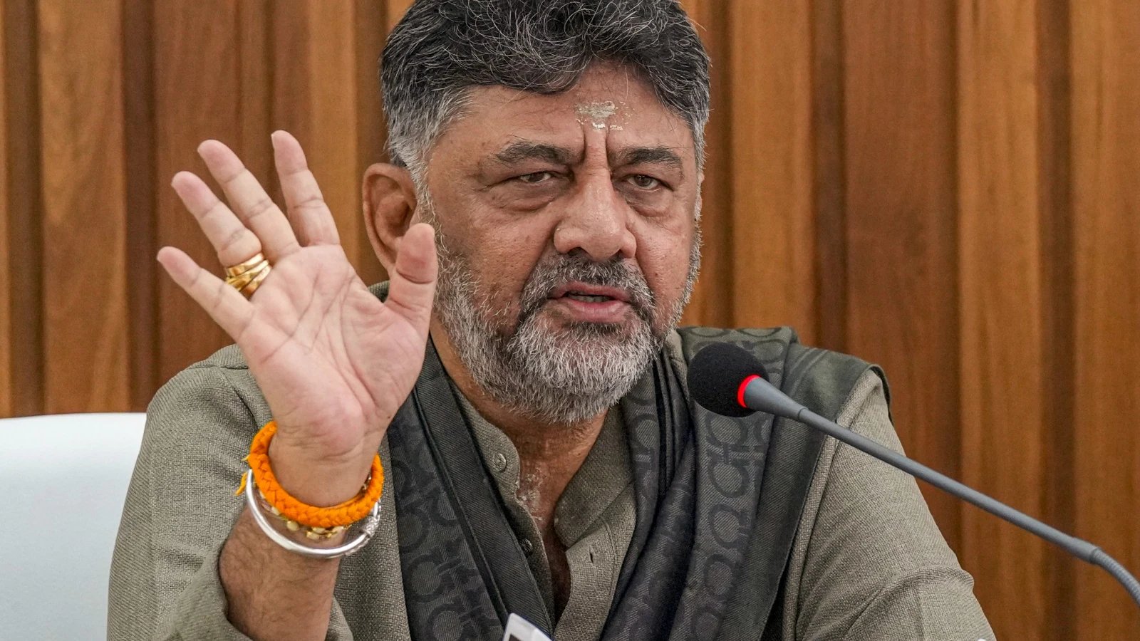 Brewing Discontent: Shivakumar Defends Karnataka’s Rs 8 Milk Price Hike as ‘Farmer Necessity’