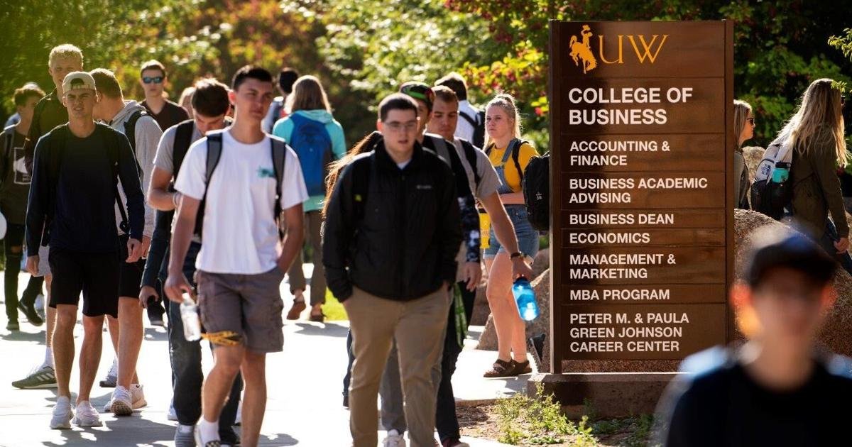 Bridging the Gap: UW Career Fair Ignites Connections Between Talent and Industry