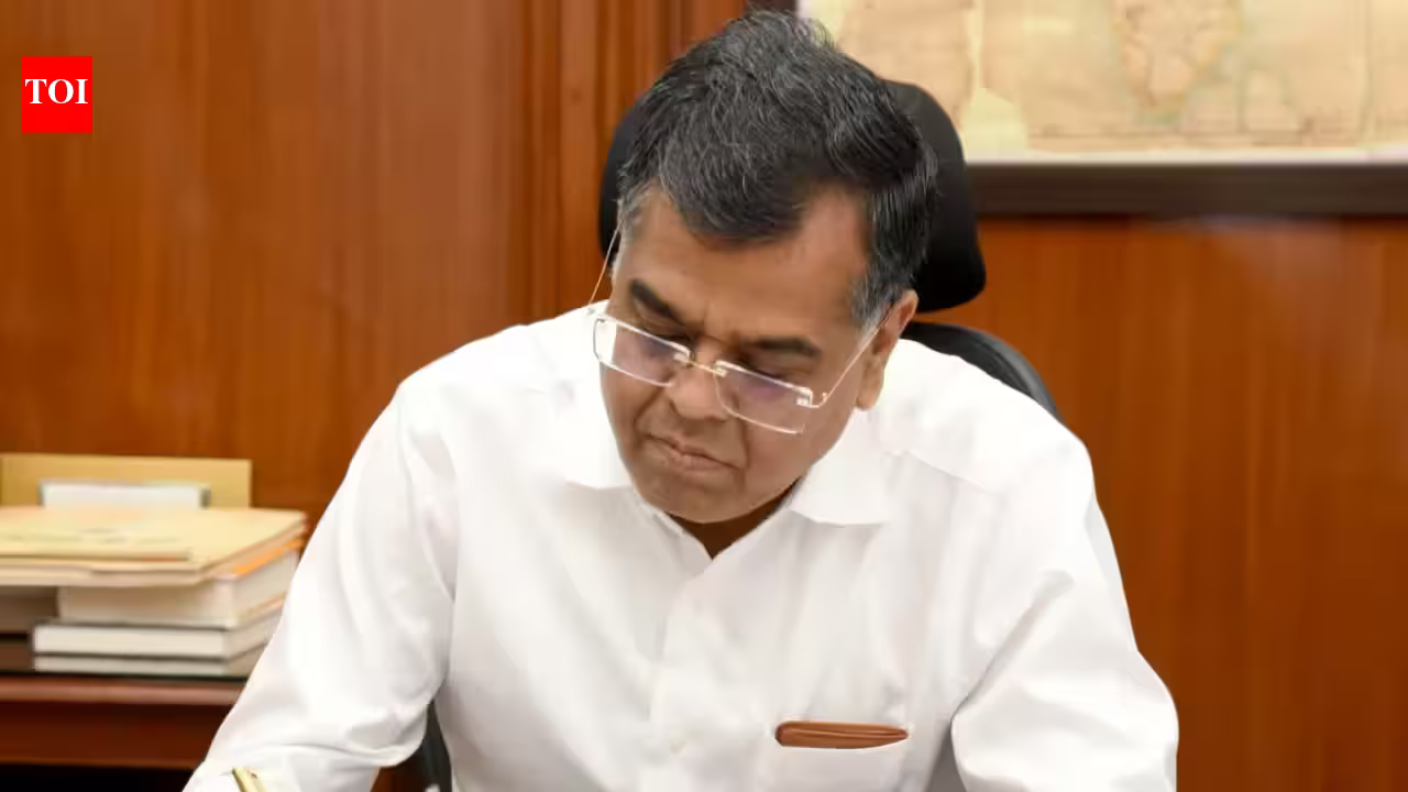 Center Orders Legal Housecleaning: Ministries Directed to Identify Withdrawable Cases