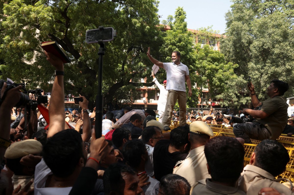 Clash at the Polls: Police Crack Down as Opposition Demands Election Chief’s Ouster