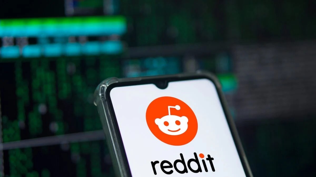 Code of Silence: Open Source Subreddit Purges AI Over 'Cheap Tokens' Crisis