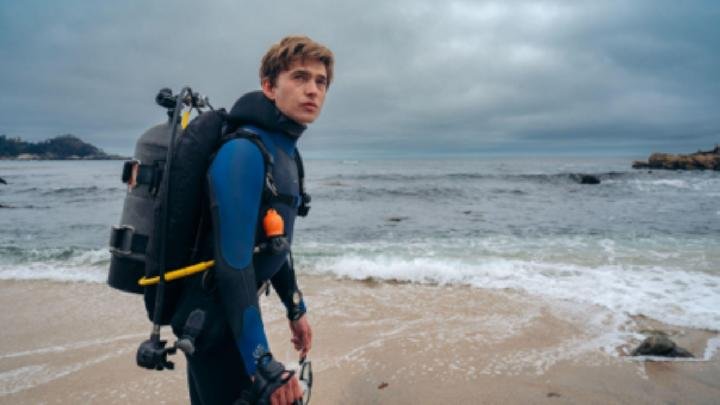 Deep Sea Desperation: Brolin and Abrams Face the Abyss in ‘Whalefall’