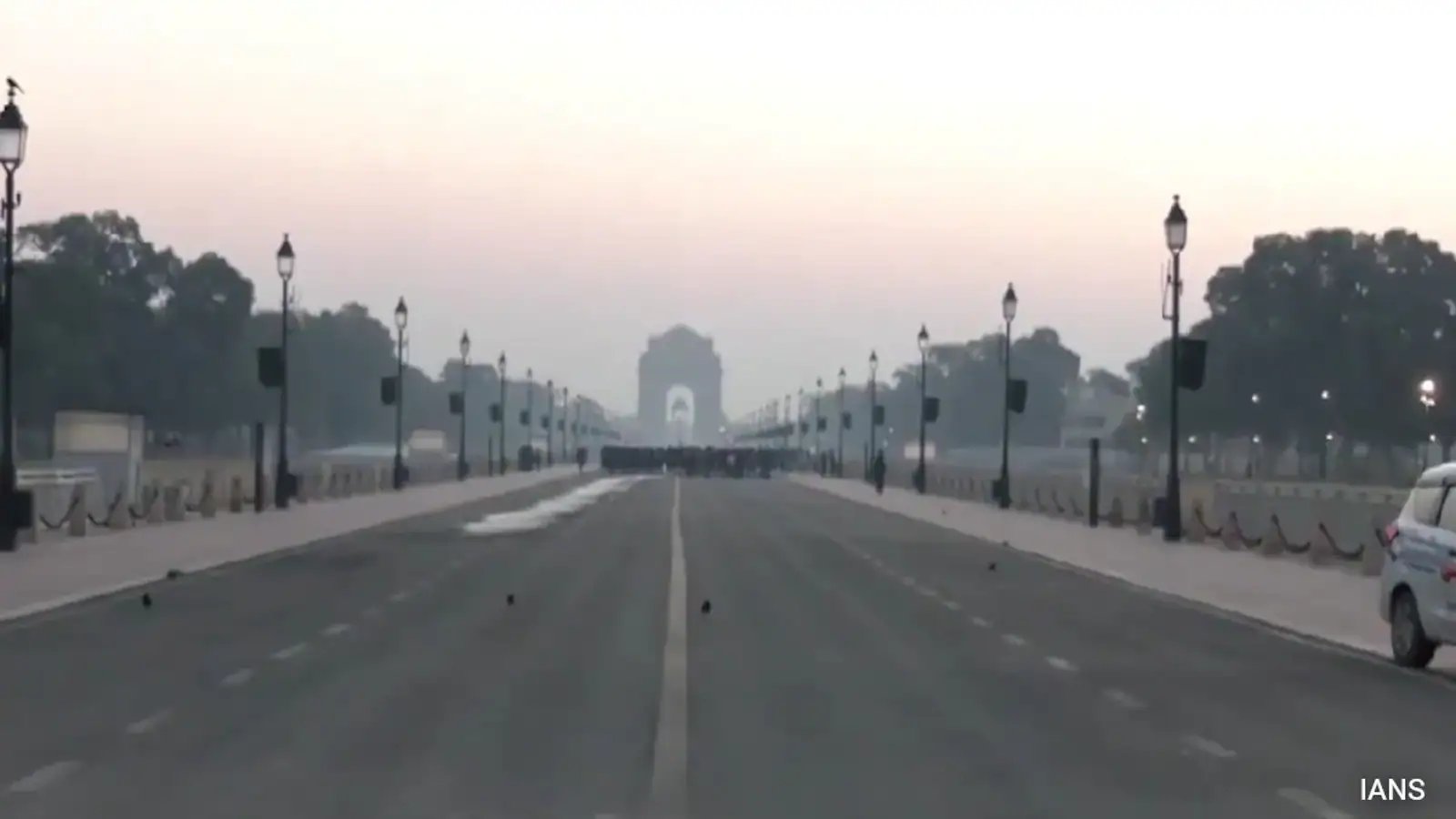 Delhi’s Breathing Room Shortens: Moderate Air Quality Threatened by Rising Stubble Fires