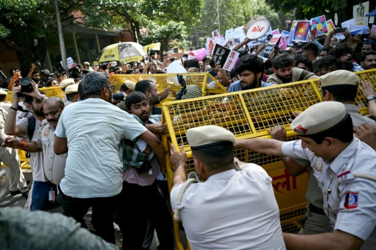 Dissent in Delhi: India Detains Wave of Protesters Demanding Election Chief’s Exit