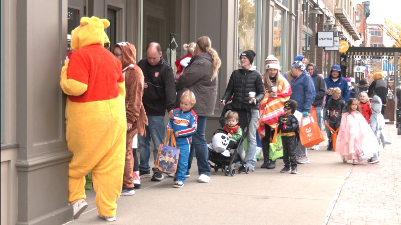 Downtown’s Business District Transforms into a Sweet Street of Treats