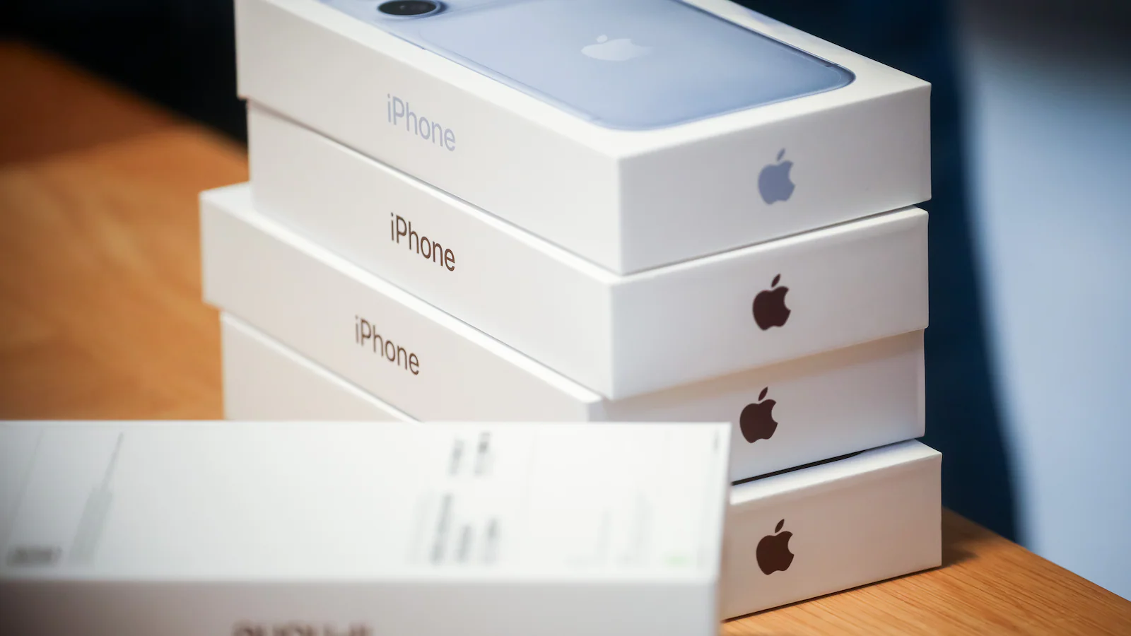 Duty Bound: Kochi Airport Row Over iPhone Sparks Legal Action Against NRI Passenger