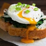 Eggshell-Free Mastery: The Microwave Hack for Perfect Poached Eggs