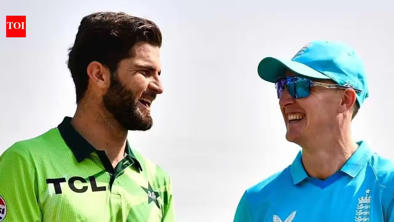 England Stutter to 190-8 as Middle Order Crumbles