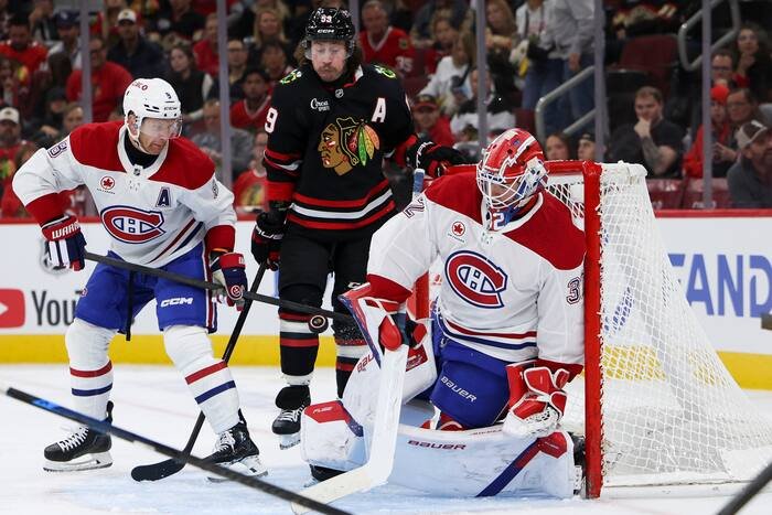 Evans Strikes Twice as Canadiens Silence Blackhawks in 4-1 Rout