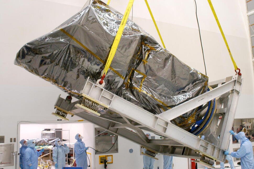 Final Descent: NASA’s Orbiting Eye Poised for Fiery Re-entry After Failed Rescue
