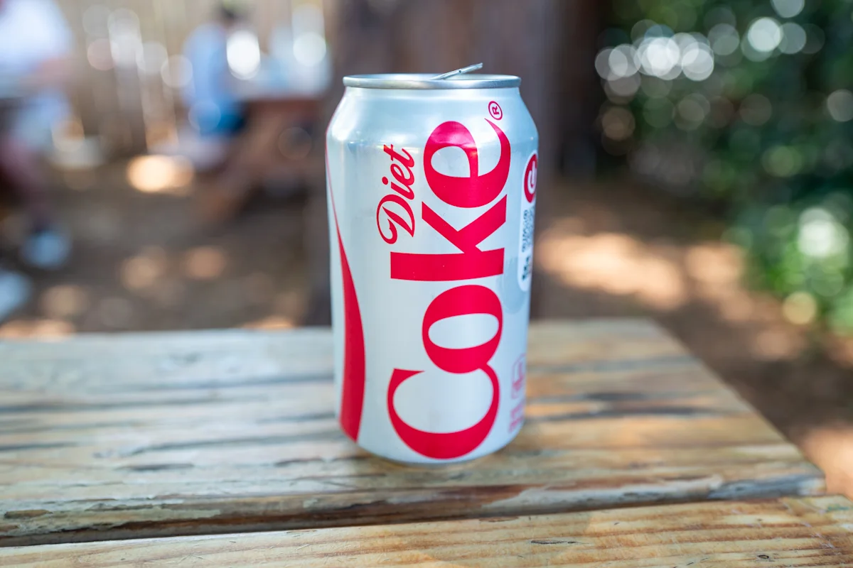 Fizzy Fortunes: Coca-Cola Climbs on Earnings Outlook Despite U.S. Slump