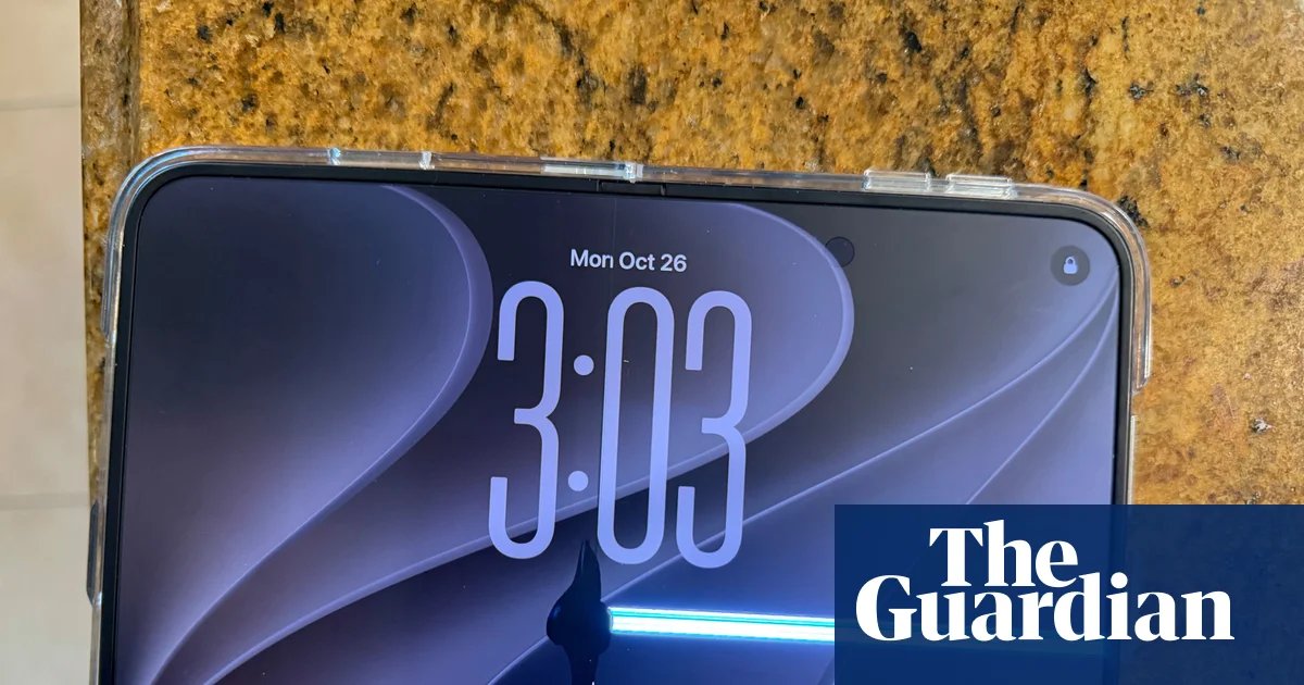 Foldable Faults: Early iPhone Duo Adopters Report Display Cracks