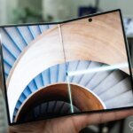 Folding Under Pressure: Samsung Takes a Sharp Swipe at Apple’s Latest ‘Crackgate’